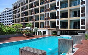 August Suites Pattaya 3*